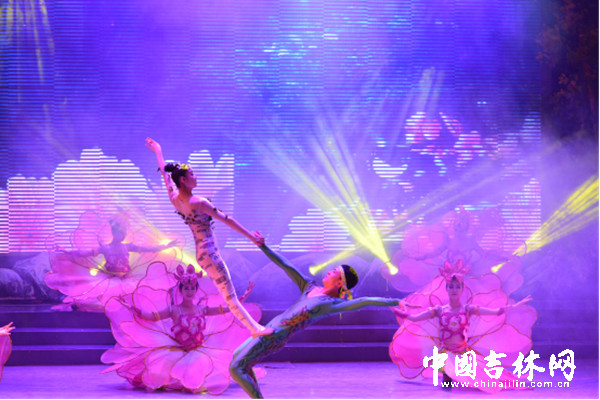 0《长白风情》尽显地域特色 3_副本.jpg 0《长白风情》尽显地域特色 3_副本.jpg