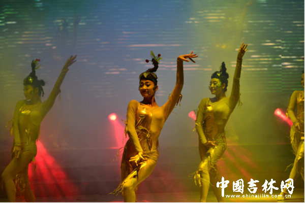 0《长白风情》尽显地域特色 4_副本.jpg 0《长白风情》尽显地域特色 4_副本.jpg