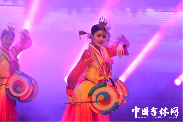 0《长白风情》尽显地域特色 12_副本.jpg 0《长白风情》尽显地域特色 12_副本.jpg