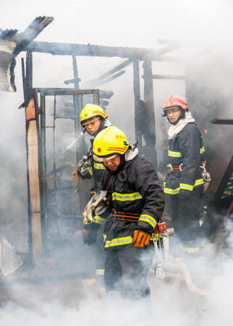 金奖:《他,和他的战友们!》(组照之一) 作者:刘彦君 金奖:《他,和他的战友们!》(组照之一) 作者:刘彦君