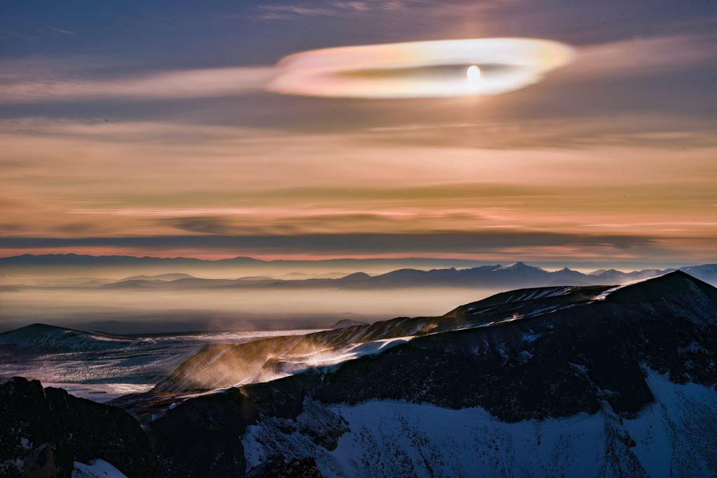 银奖:《天外来客》 作者:孙立刚 银奖:《天外来客》 作者:孙立刚