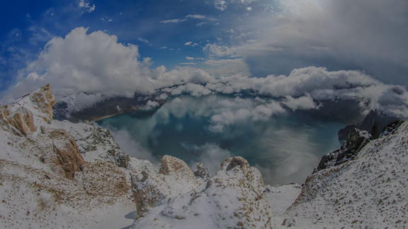 铜奖:《涌》 作者:崔星恩 铜奖:《涌》 作者:崔星恩